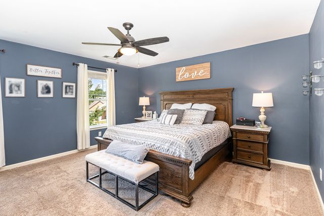 611 Whirlaway Dr, Burns, TN 37029