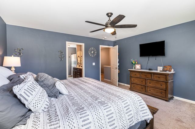 611 Whirlaway Dr, Burns, TN 37029