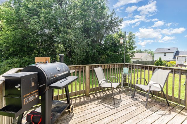 611 Whirlaway Dr, Burns, TN 37029