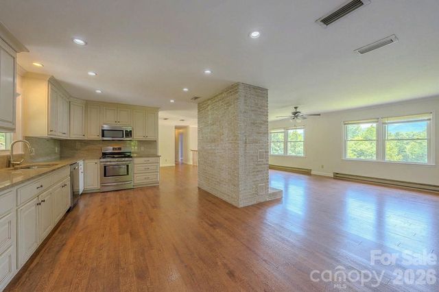 35 Coweeta Ridge Road, Otto, NC 28763