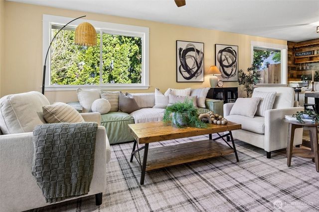 4211 60th Street Ct NW, Gig Harbor, WA 98335