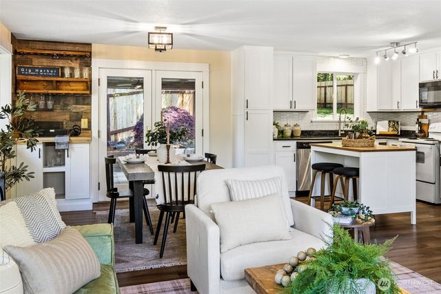4211 60th Street Ct NW, Gig Harbor, WA 98335