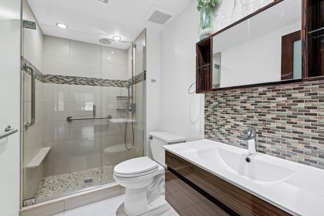 100 Ledgewood Dr 319, Stoneham, MA 02180