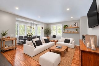100 Ledgewood Dr 319, Stoneham, MA 02180