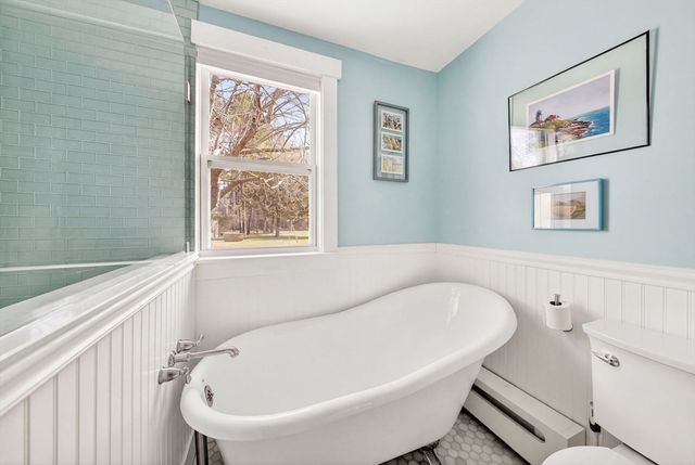 26 Division Rd, Dartmouth, MA 02747