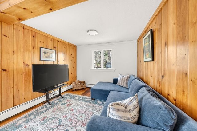 26 Division Rd, Dartmouth, MA 02747