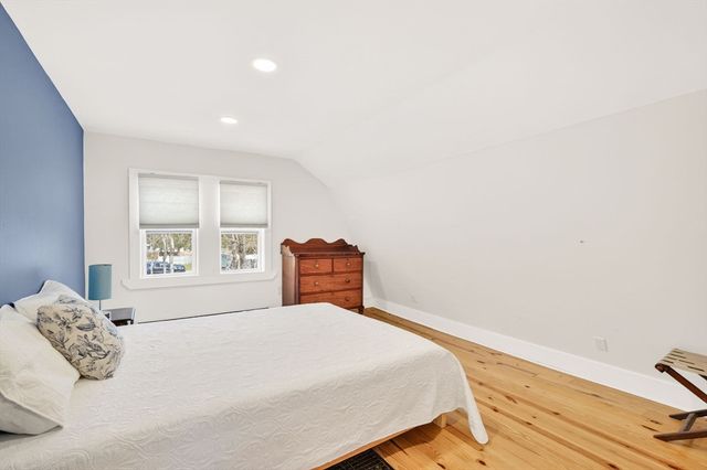 26 Division Rd, Dartmouth, MA 02747