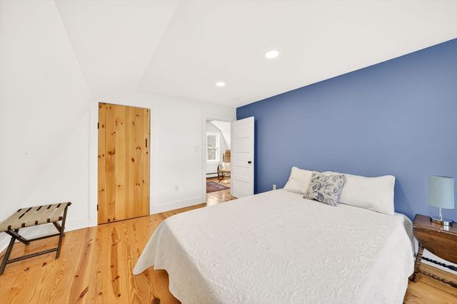 26 Division Rd, Dartmouth, MA 02747