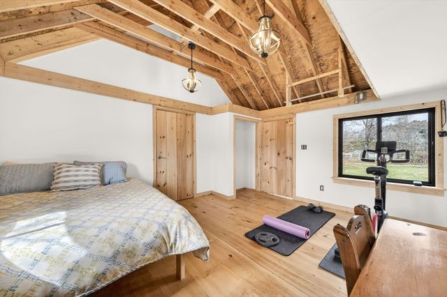 26 Division Rd, Dartmouth, MA 02747