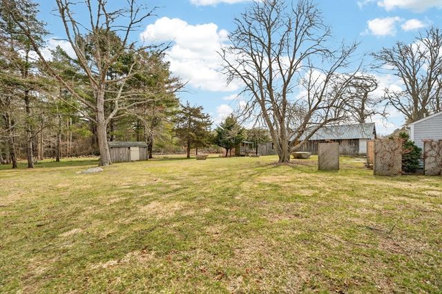 26 Division Rd, Dartmouth, MA 02747