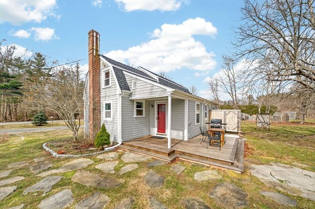 26 Division Rd, Dartmouth, MA 02747