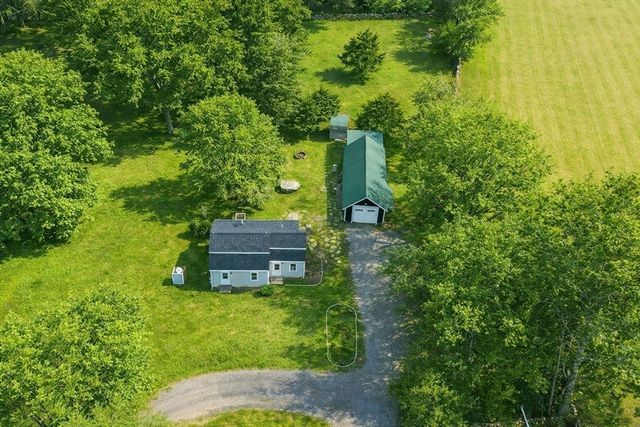 26 Division Rd, Dartmouth, MA 02747