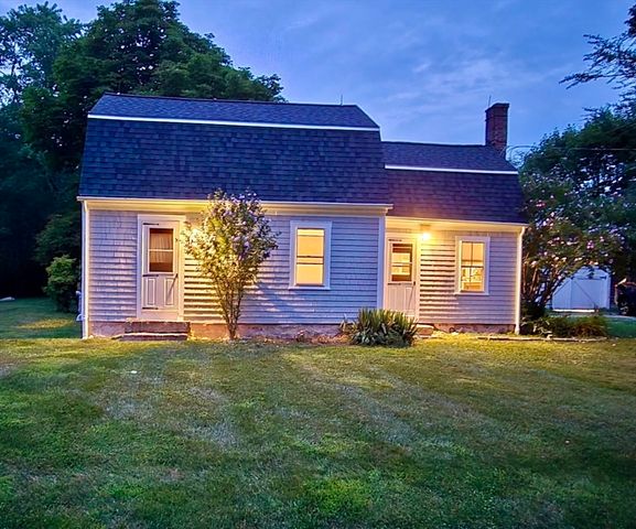 26 Division Rd, Dartmouth, MA 02747