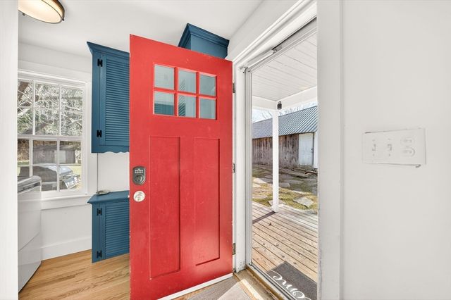 26 Division Rd, Dartmouth, MA 02747