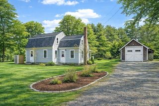 26 Division Rd, Dartmouth, MA 02747