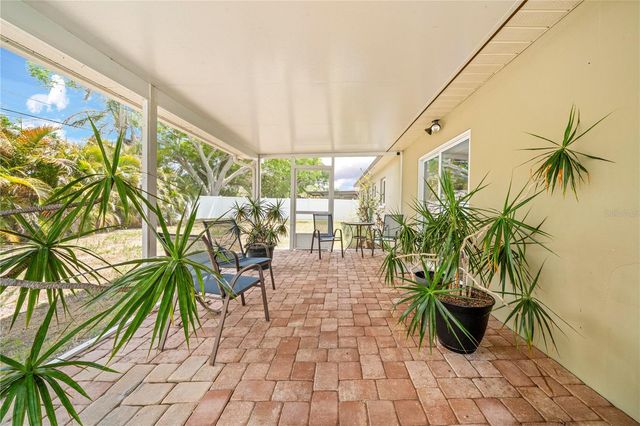 5965 15TH STREET N, St Petersburg, FL 33703
