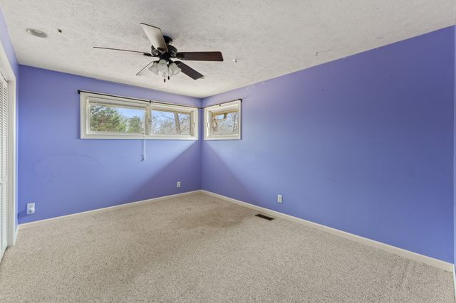 555 White Pine Dr, Centerville, TN 37033