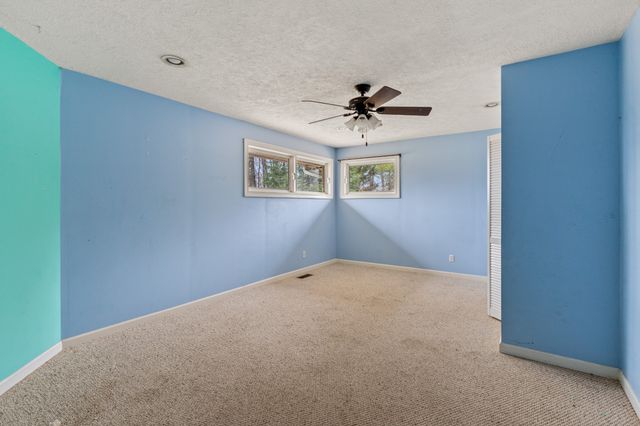 555 White Pine Dr, Centerville, TN 37033