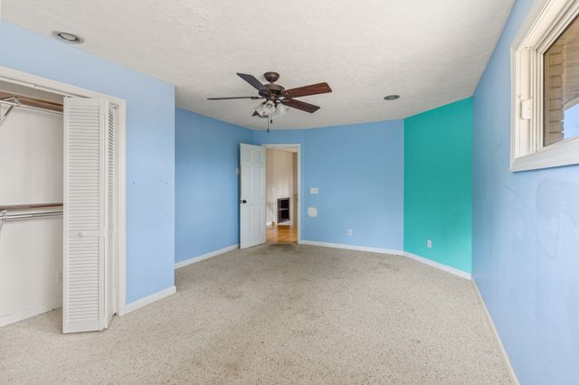 555 White Pine Dr, Centerville, TN 37033