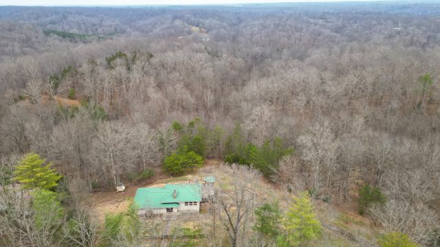 555 White Pine Dr, Centerville, TN 37033