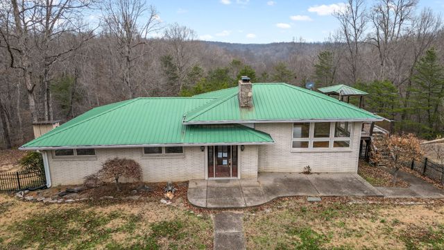 555 White Pine Dr, Centerville, TN 37033