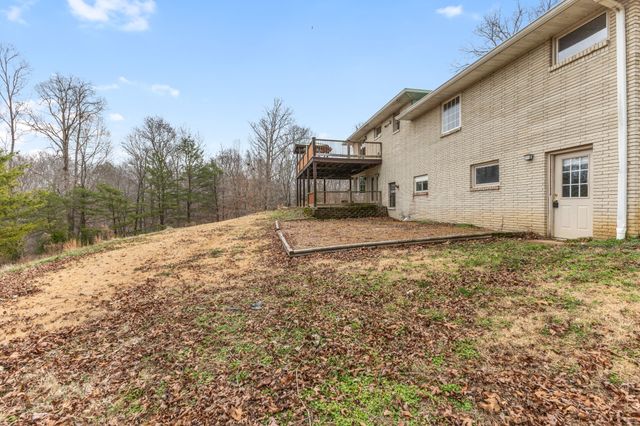 555 White Pine Dr, Centerville, TN 37033