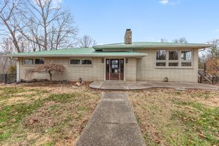 555 White Pine Dr, Centerville, TN 37033