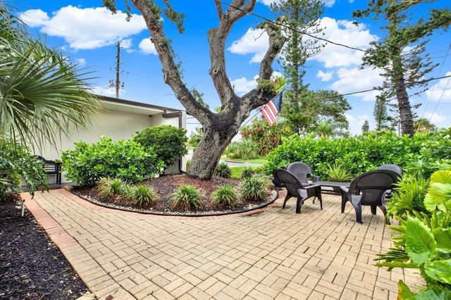 1040 PALM DRIVE, Belleair Beach, FL 33786