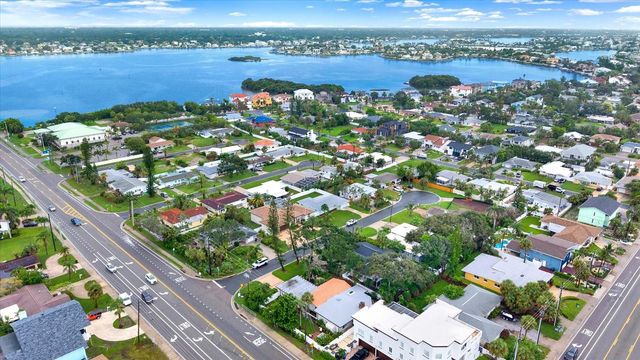 1040 PALM DRIVE, Belleair Beach, FL 33786