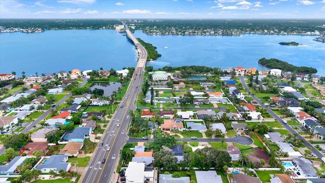 1040 PALM DRIVE, Belleair Beach, FL 33786