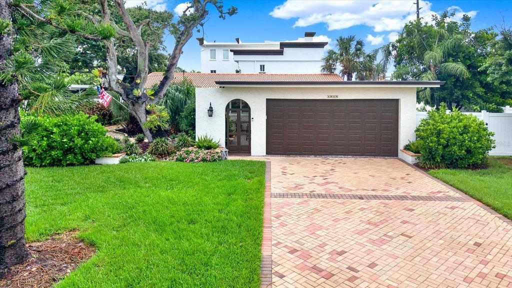 1040 PALM DRIVE, Belleair Beach, FL 33786