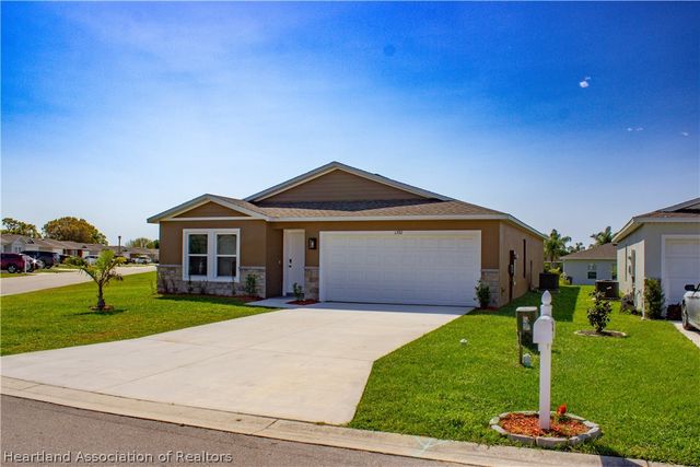 1392 Stone Ridge Circle, Sebring, FL 33870