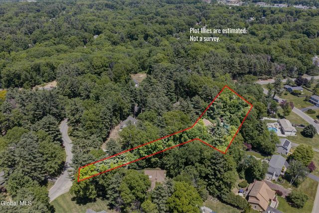 16 Innisbrook Drive, Clifton Park, NY 12065