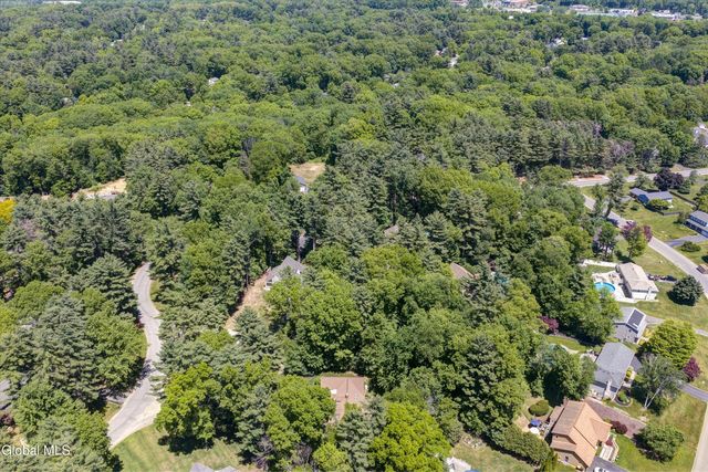 16 Innisbrook Drive, Clifton Park, NY 12065