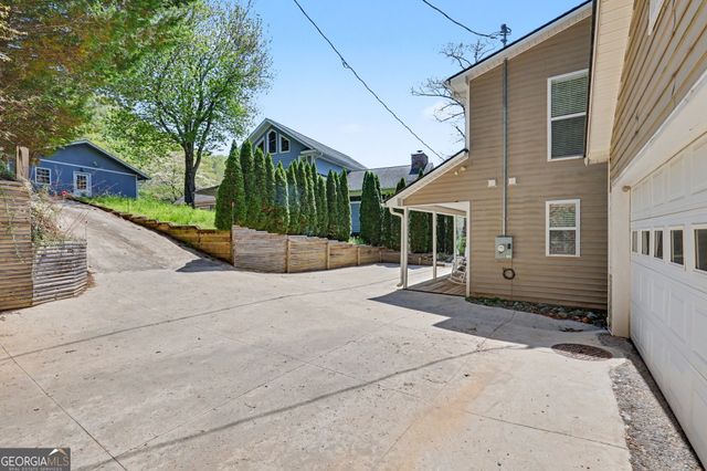400 Timpson Cove Road, Clayton, GA 30525