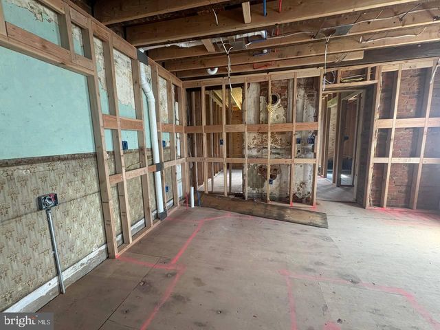 511 LINDEN AVE, Burlington, NJ 08016