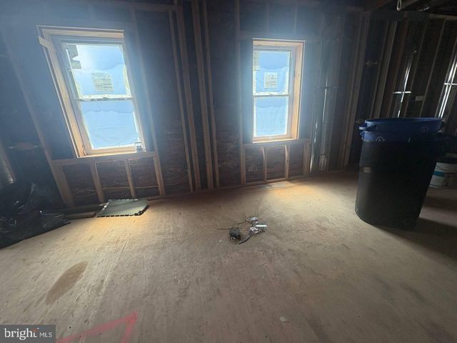 511 LINDEN AVE, Burlington, NJ 08016