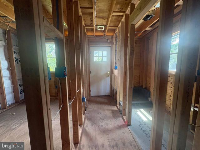 511 LINDEN AVE, Burlington, NJ 08016