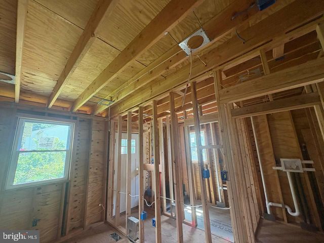 511 LINDEN AVE, Burlington, NJ 08016