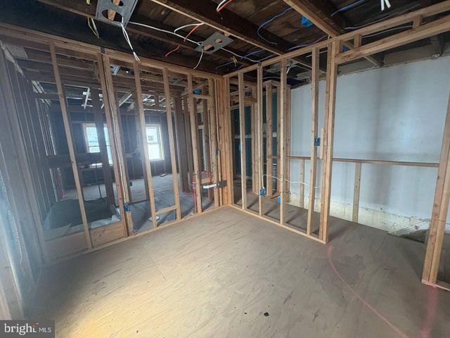 511 LINDEN AVE, Burlington, NJ 08016