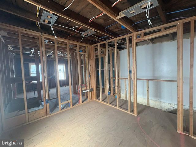 511 LINDEN AVE, Burlington, NJ 08016