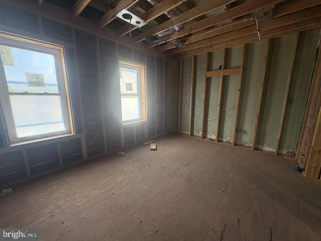 511 LINDEN AVE, Burlington, NJ 08016