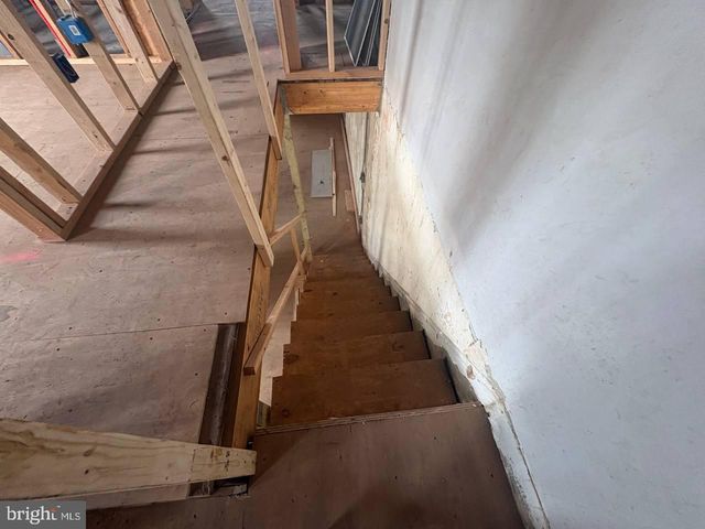 511 LINDEN AVE, Burlington, NJ 08016