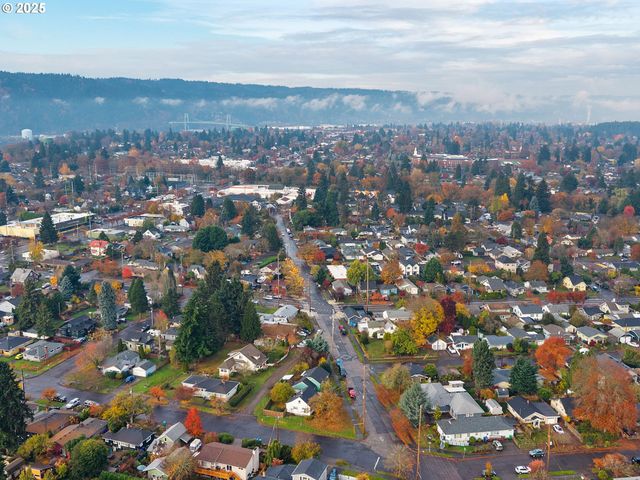 6015 N HOUGHTON St, Portland, OR 97203