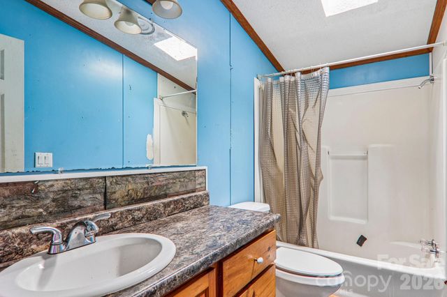 19 Dot Street, Clyde, NC 28721