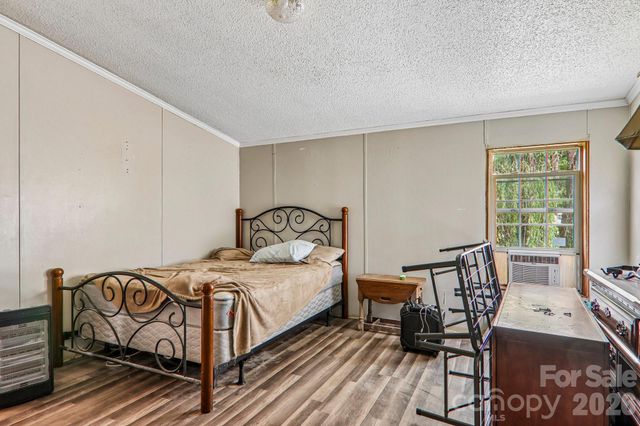 19 Dot Street, Clyde, NC 28721
