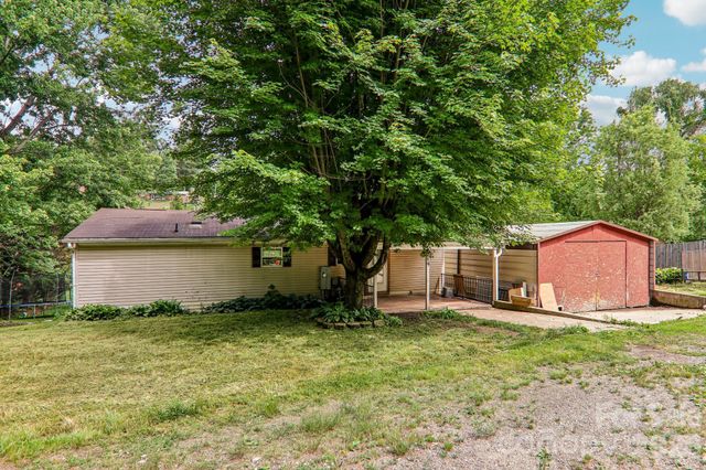 19 Dot Street, Clyde, NC 28721