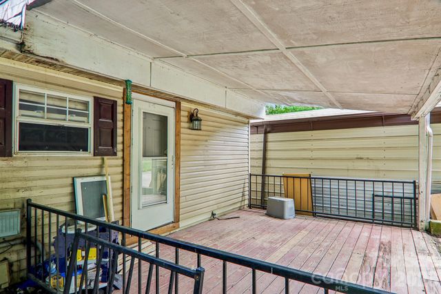 19 Dot Street, Clyde, NC 28721