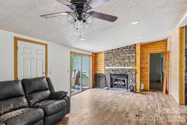 19 Dot Street, Clyde, NC 28721