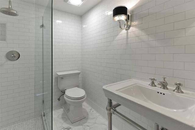 6028 Folsom, La Jolla, CA 92037